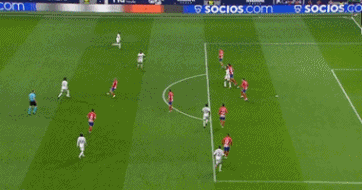 东体：在申花跟训的谢初筠生在澳洲